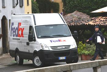 Milano e Torino sperimentano i veicoli ibridi FedEx: 7,5 tonnellate di Co2 in meno