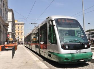 Roma. Nasce un super nodo di scambio tra metropolitane, tram e bus: i jumbotram conquistano via Giolitti
