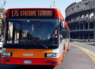 Roma. Sui bus della capitale potrebbe tornare il bigliettaio