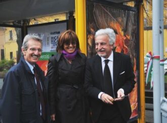 Milano. Presentate le nuove paline elettroniche ad energia solare