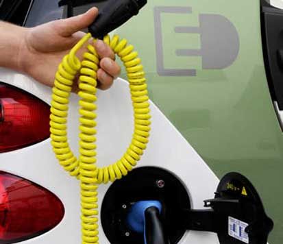 Milano. L'Autorità per L'energia stabilisce nuove regole e tariffe per ricaricare le auto elettriche