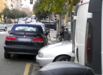 Milano. Sosta in doppia fila? Arriva il sistema street control per le multe a strascico