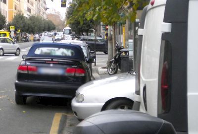Milano. Sosta in doppia fila? Arriva il sistema street control per le multe a strascico