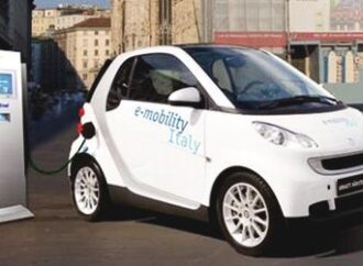 Roma. Promossa L'automobile elettrica: gli uomini laureati con reddito medio i più propensi