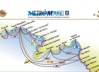 Napoli. E' tornato il metrò del mare: 11 linee fino a ottobre fra i golfi di Napoli e Salerno e il Cilento