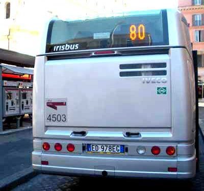 Roma. Nuove vetture ecologiche a metano e climatizzate: in pensione parte della flotta jumbo bus