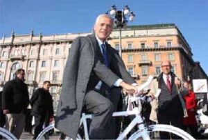 Milano. Su mobilità e sostenibilità appello di Formigoni: "L'Ue tiri fuori i soldi"