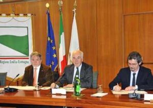 Bologna. Accordo Regione-Hera Spa: entro L'anno 40 colonnine per la ricarica di veicoli elettrici