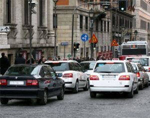 Bologna. Ai bolognesi piace spostarsi con L'auto