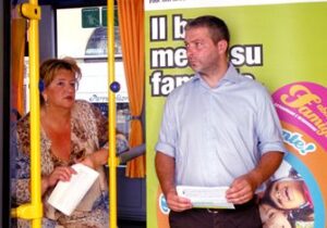 Parma. “Il bus mette su famiglia”: tornano le tariffe super-scontate per i nuclei famigliari