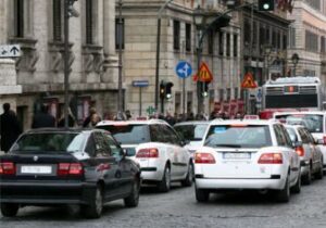 Roma. Auto: il 43% degli europei disponibile a rinunciare alla propria vettura