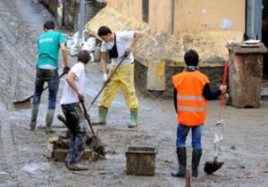 Genova. Alluvione: gli “angeli del fango” viaggiano gratis sui mezzi Amt