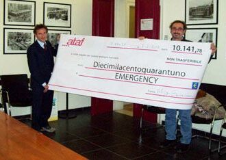 Firenze. Ataf per Emergency: consegnato assegno da 10mila euro