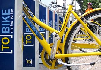 Torino. Il bike sharing diventa metropoli-tano: alleanza Tobike con Biciincomune