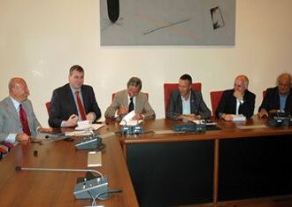 Verona. Filobus: firmato contratto Amt-Consorzio Cooperative Costruzioni