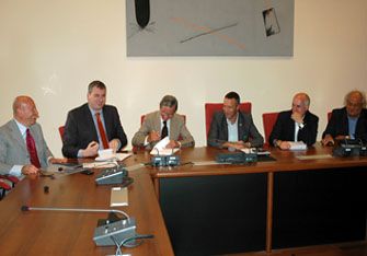 Verona. Filobus: firmato contratto Amt-Consorzio Cooperative Costruzioni