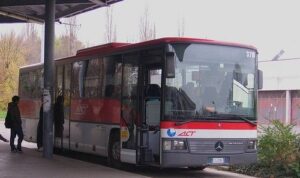 Reggio Emilia. L’Agenzia per la Mobilità Act firma il contratto di servizio con Seta