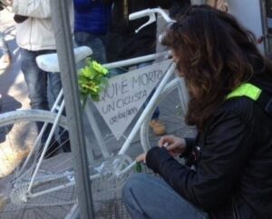 “Basta morti sulle strade” bici in corteo a Bari