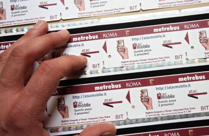 Atac, l’abbonamento al bancomat