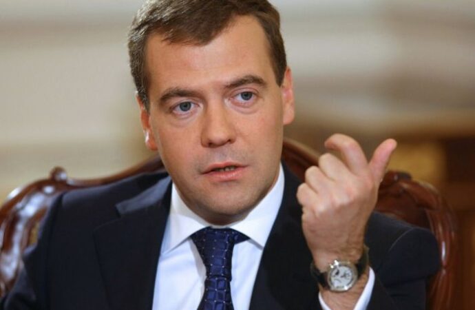 Medvedev, 50% tpl russo deve passare a metano
