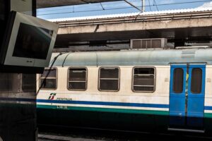 Metro Salerno, sessanta corse al giorno con Rfi