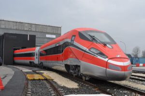 Trenitalia: il nuovo Frecciarossa 1000 andrà a 360 km/h