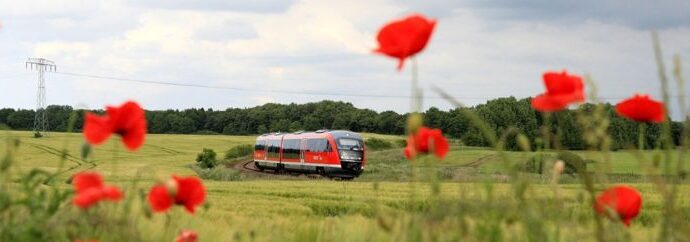 “Stazioni ferroviarie: dove i viaggi iniziano e finiscono”