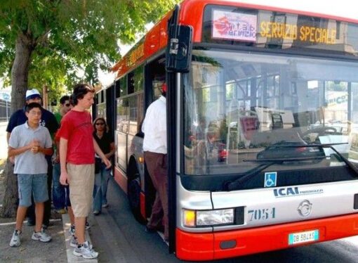 Bari, sui bus tornano i «bigliettai»