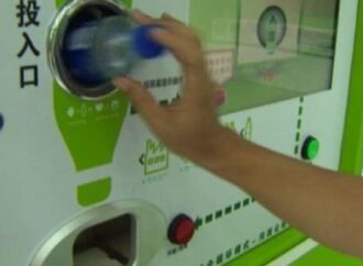 A Pechino la metro si paga con bottiglie di plastica