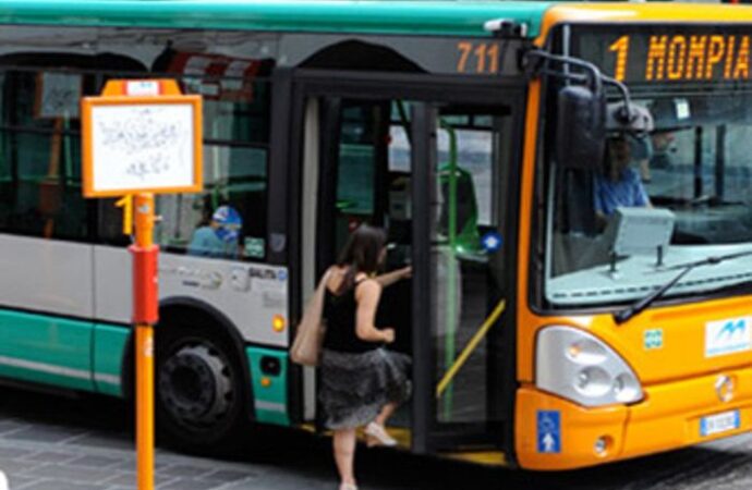 Brescia, Legambiente: “Troppe auto, poco Tpl”