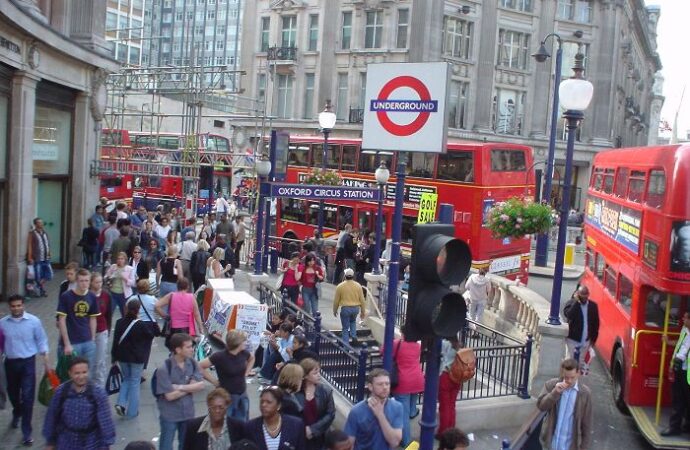 La metro di Londra sarà aperta anche di notte e riscalderà le case