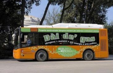 Mhybus: è made in Italy il primo autobus a idrogeno e metano