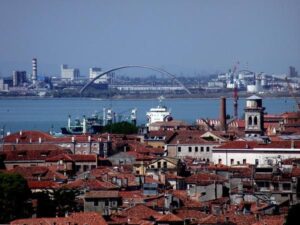 Tram a Marghera entro fine marzo, tagli alle linee dei bus