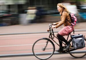 Francia, rimborso di 25 cent/km per chi si reca a lavoro in bici