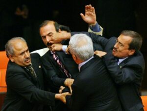 Giornate di fuoco per il TPL, è tutti contro tutti