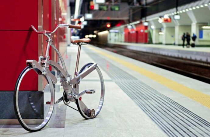 Mobilità del futuro: dalla bici senza raggi alle city car ibride