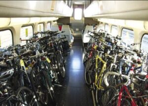 Nuova legge obbliga i treni a portare le bici