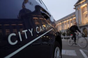 Car sharing, la proprietà è finita