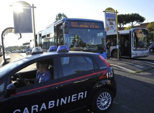 Autista Atac fa scendere tutti e si chiude nell’autobus