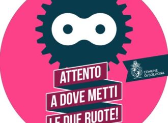 Bologna, il Comune regala rastrelliere per le bici