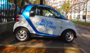 Car2Go a Milano, il car sharing di Smart compie un anno e tira le somme