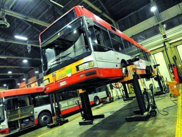 Atac, depositi nel caos: fuori uso un bus su tre