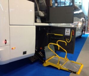 Ad Ascoli il bus che trasporta fino a sei disabili in carrozzina