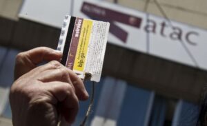 Atac, il rapporto della Cgil descrive l’agonia di un’azienda