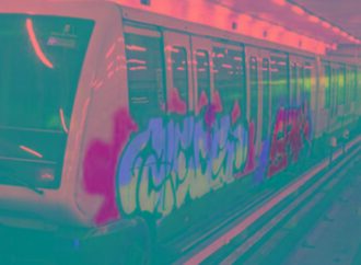 Vandali sui mezzi Gtt, 60 attacchi al giorno