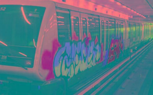 Vandali sui mezzi Gtt, 60 attacchi al giorno