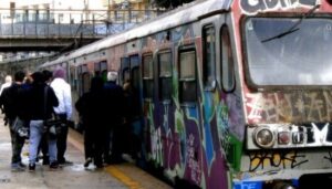 Pendolaria 2014. Meno treni, ritardi, soppressioni, sovraffollamento