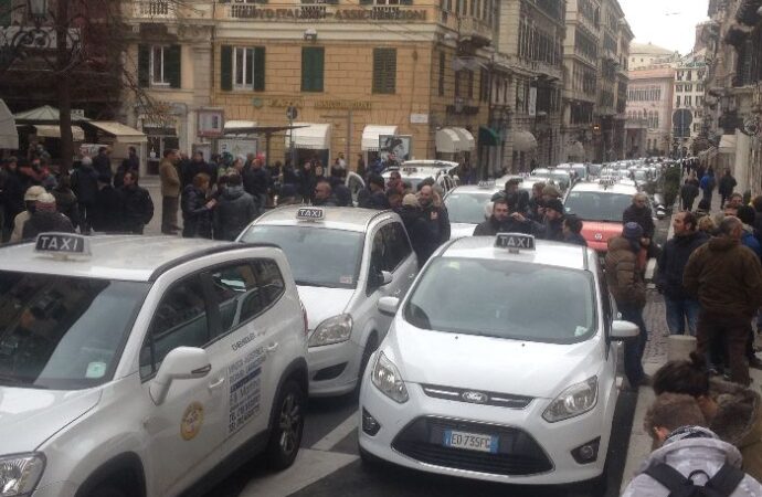 Genova, il Giudice di Pace riabilita Uber: è caos