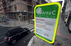 Milano, niente allargamento area C fino al 2020