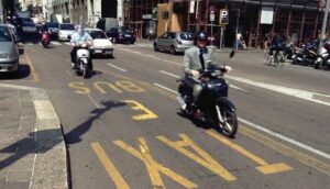 Più sicurezza per moto e biciclette? Il Senato dice no